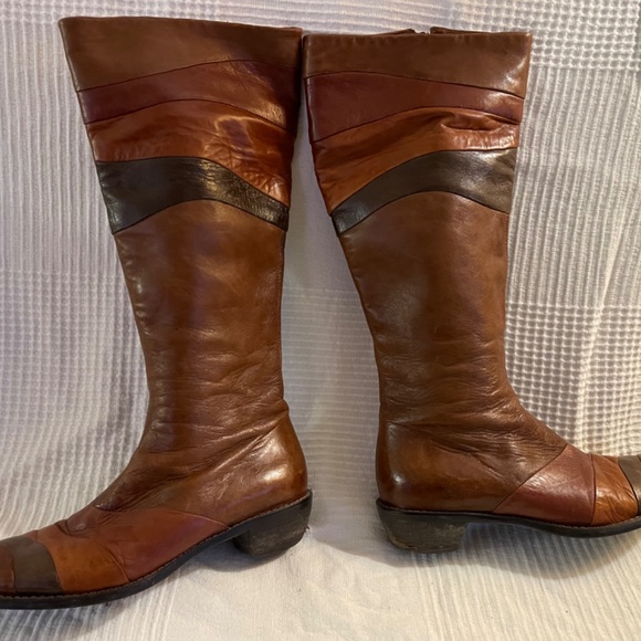 Fun boots by Everybody - Picture 4 of 4